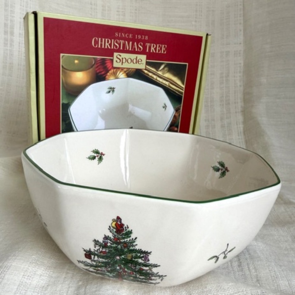 Spode Christmas Tree Octagonal Bowl 7.5"